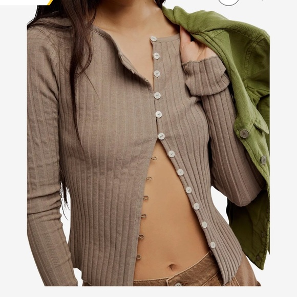 Free People Tilly Long-Sleeve Cardi Knit Ribbed Buttondown XL Tan color. NWOT - Picture 2 of 4